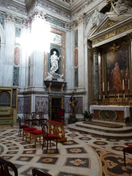 Cappella_Corsini_statua_sx_altare-e1501495744497.jpg