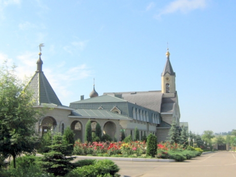 Sainted-Uspenskiy_Mikolo-Vasilivskiy_monastery4.jpg
